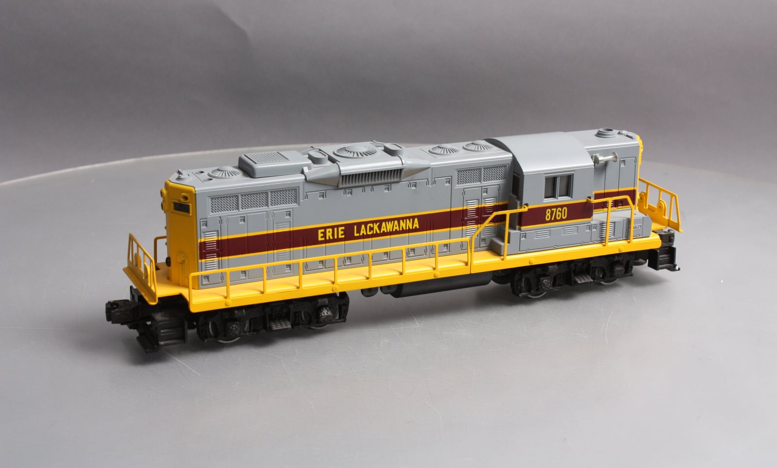 Lionel 6-8760 Erie Lackawana GP-9 Dummy Diesel Locomotive #8760 LN/Box