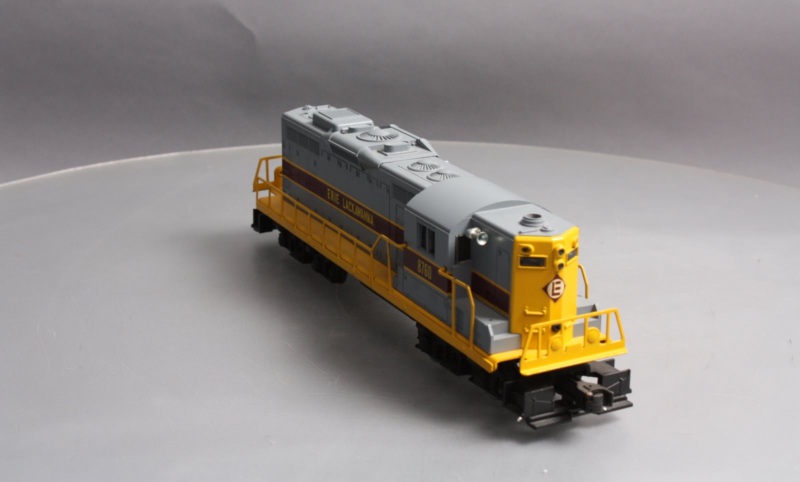 Lionel 6-8760 Erie Lackawana GP-9 Dummy Diesel Locomotive #8760 LN/Box