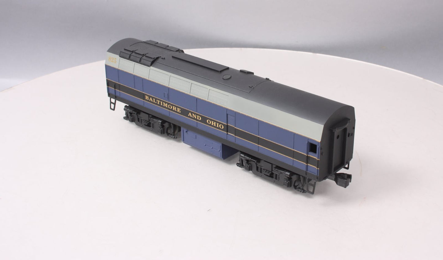 Williams 22001 Bailtimore & Ohio Sharknose Diesel Locomotive B-Unit Dummy