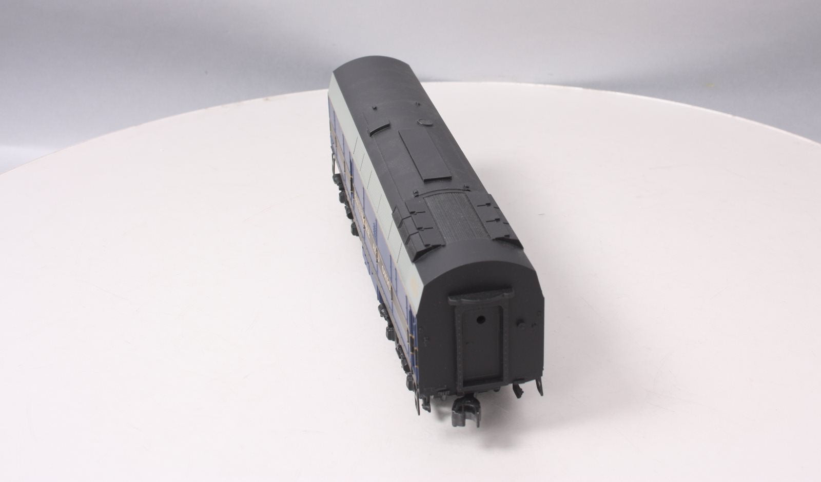 Williams 22001 Bailtimore & Ohio Sharknose Diesel Locomotive B-Unit Dummy