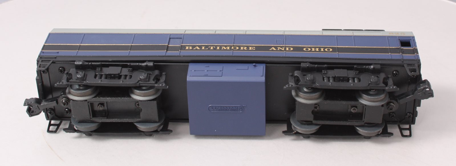 Williams 22001 Bailtimore & Ohio Sharknose Diesel Locomotive B-Unit Dummy