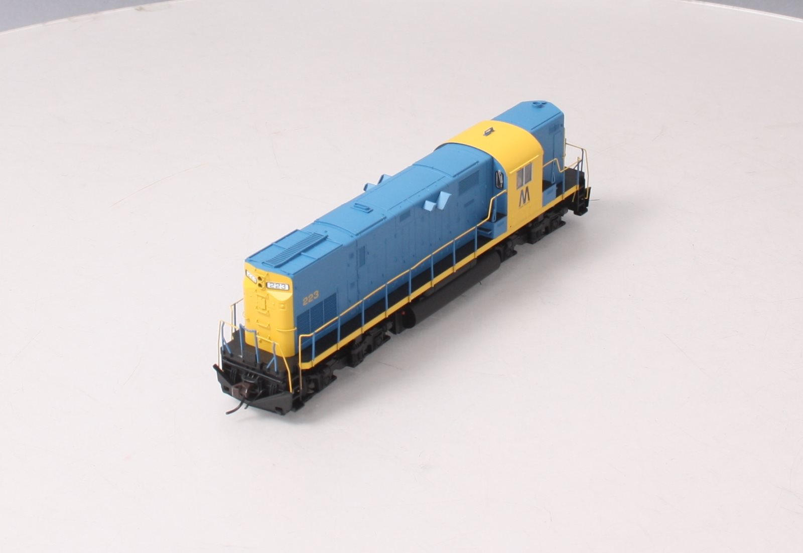 Atlas 10002978 HO Long Island C420 Phase 1 Diesel Locomotive Sound/DCC #223