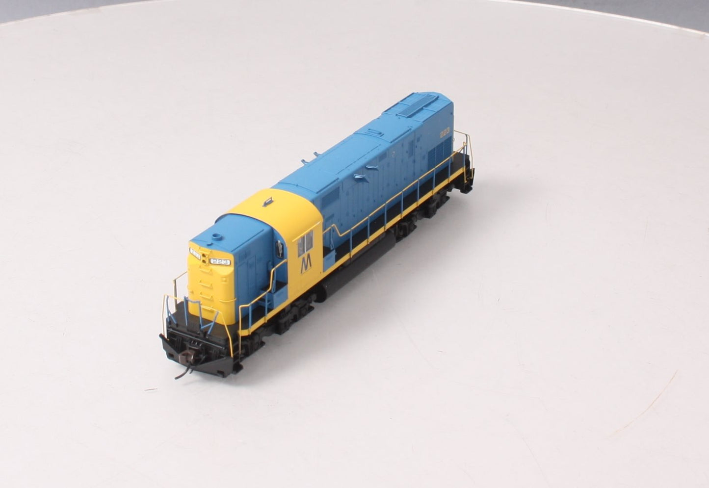 Atlas 10002978 HO Long Island C420 Phase 1 Diesel Locomotive Sound/DCC #223