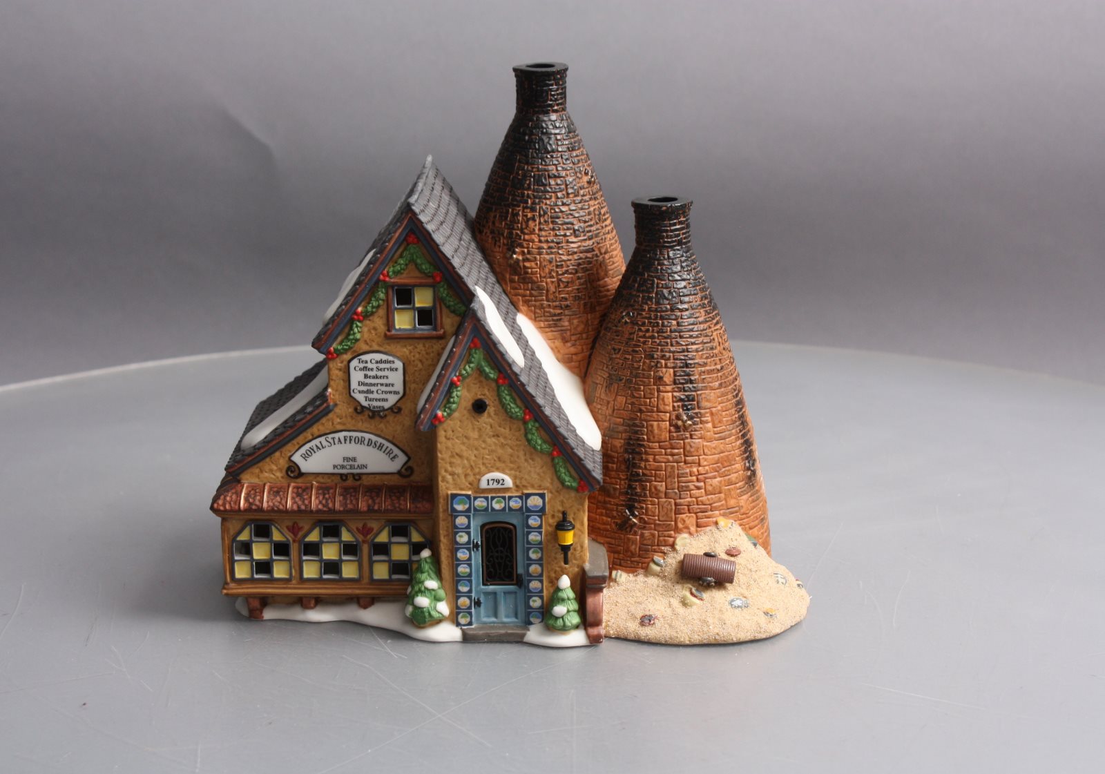 Dept 56 56.58481 Dickens Village Royal Staffordshire Porcelains LN/Box