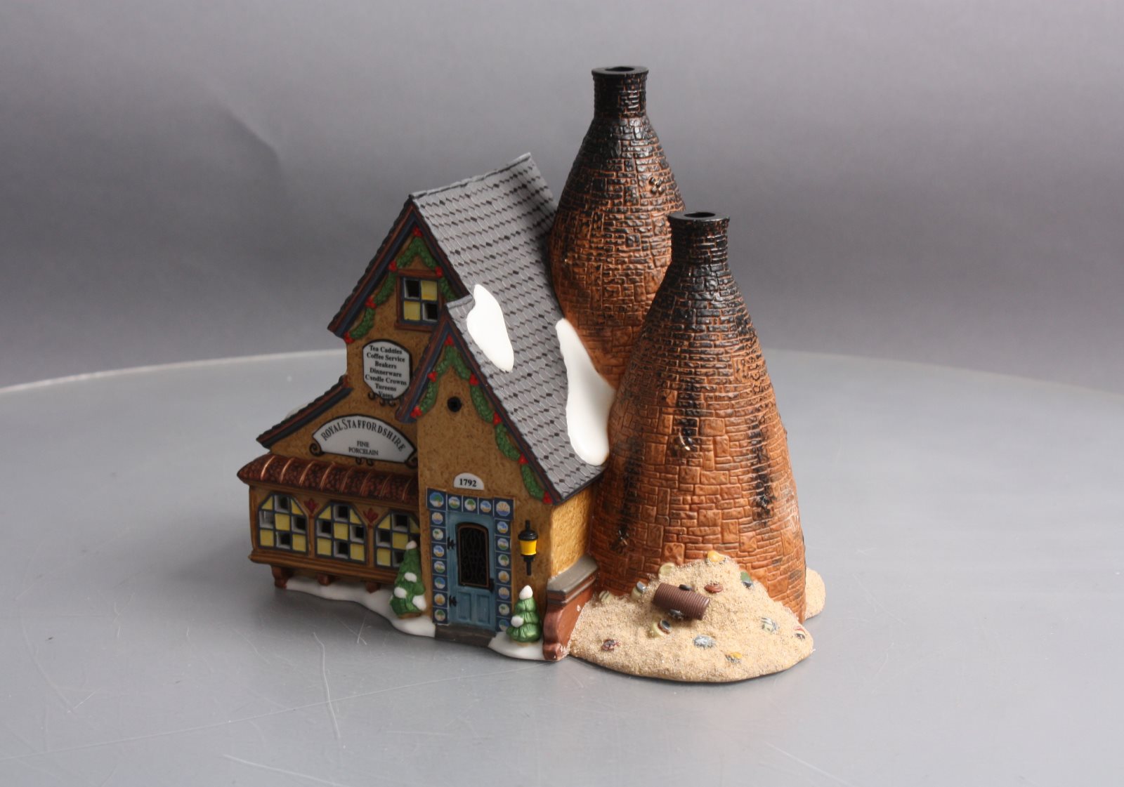 Dept 56 56.58481 Dickens Village Royal Staffordshire Porcelains LN/Box
