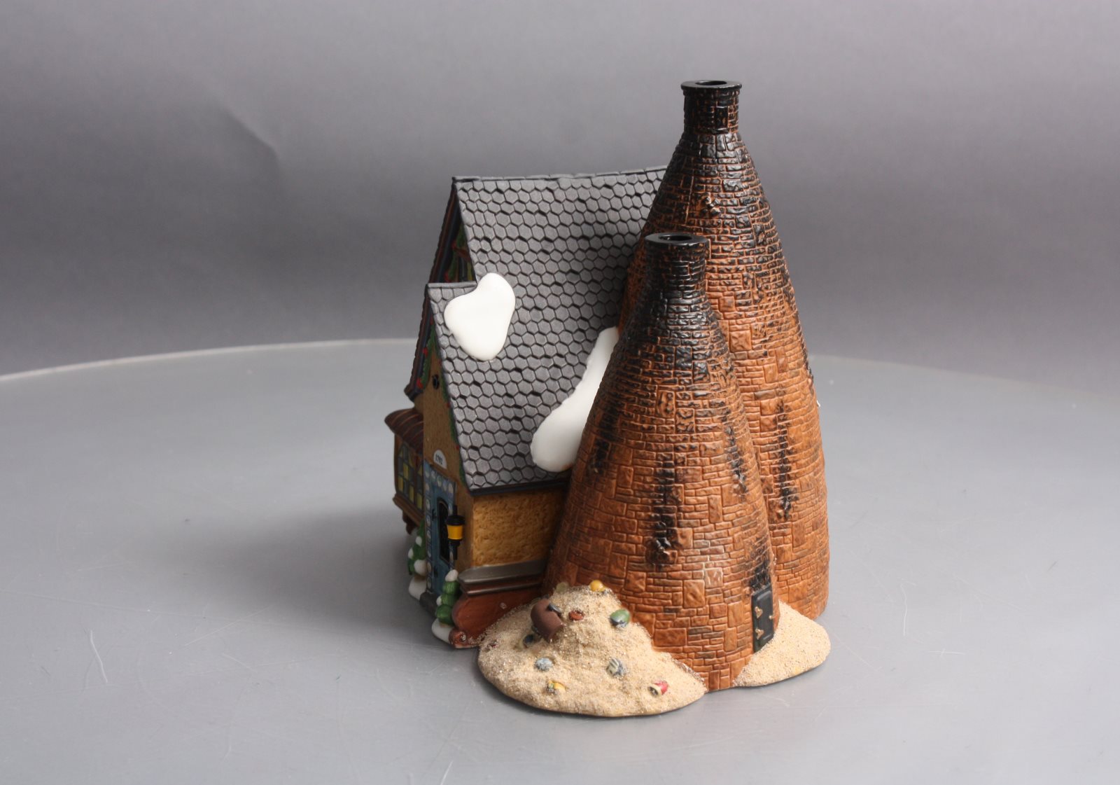 Dept 56 56.58481 Dickens Village Royal Staffordshire Porcelains LN/Box