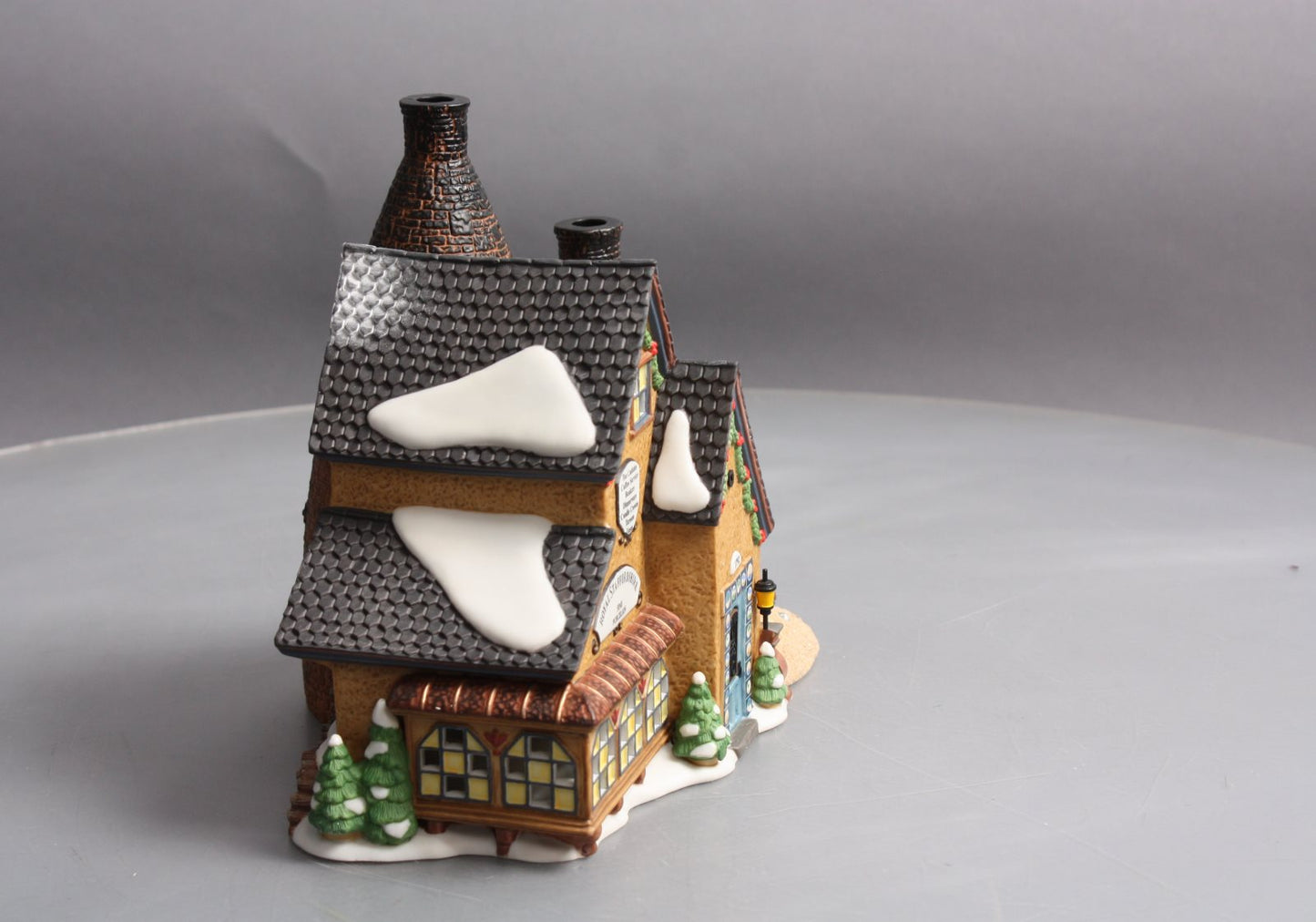 Dept 56 56.58481 Dickens Village Royal Staffordshire Porcelains LN/Box