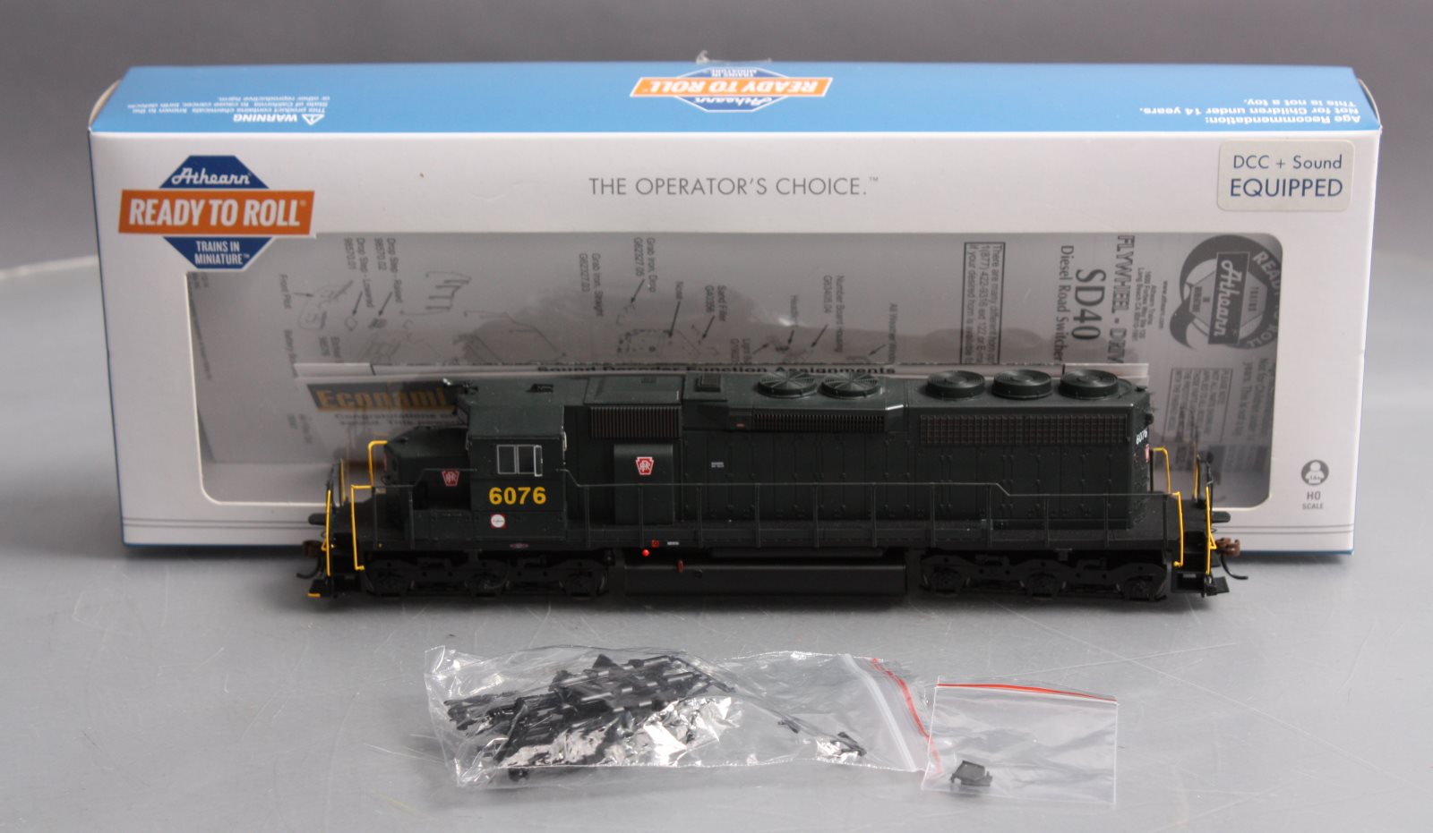 Athearn 88611 HO PRR/Dark Green RTR SD40 Diesel Locomotive w/DCC & Sound #6076