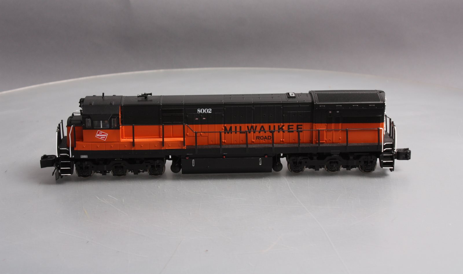 American Flyer 6-48192 S Milwaukee Road Legacy U33C Diesel Locomotive #8002