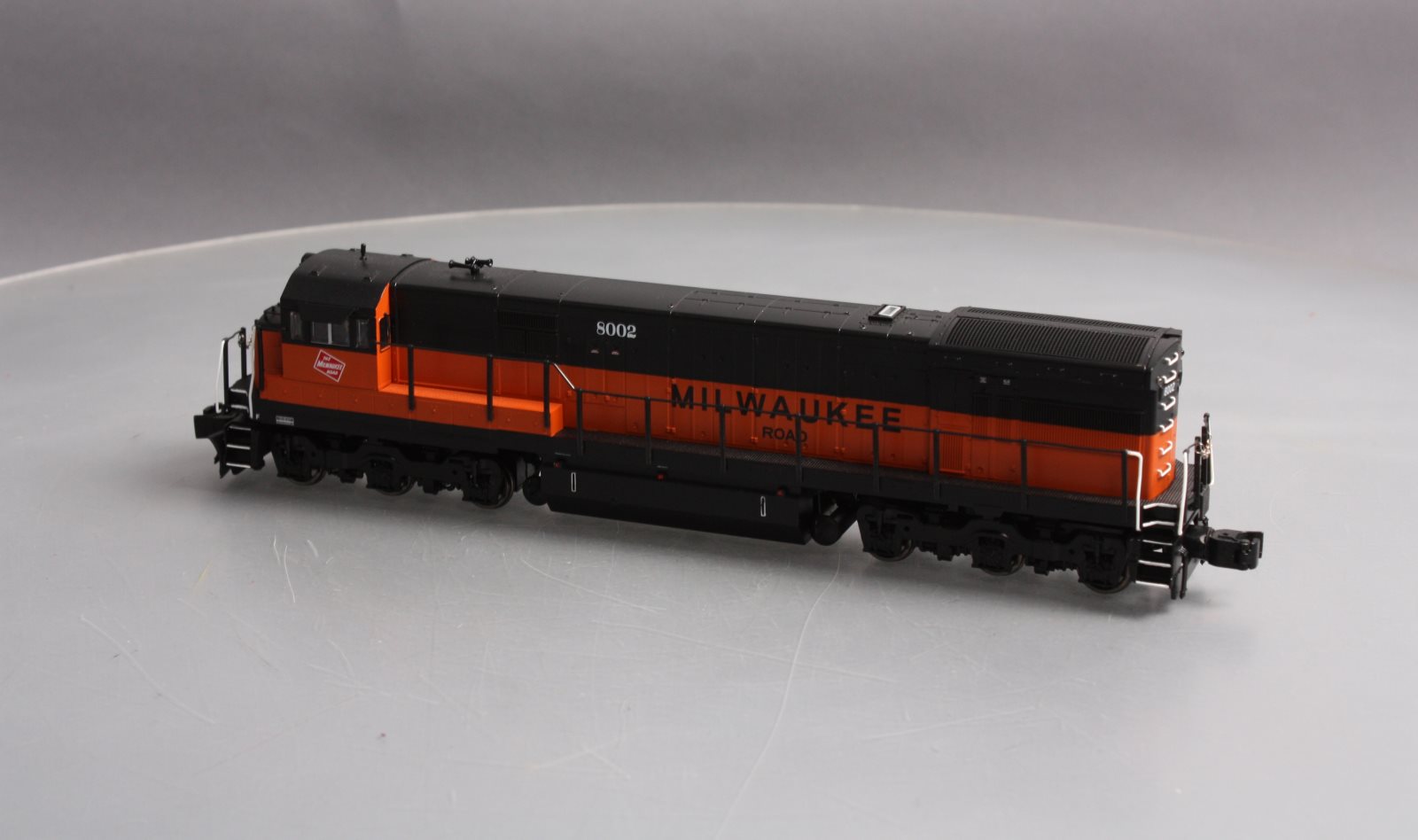 American Flyer 6-48192 S Milwaukee Road Legacy U33C Diesel Locomotive #8002