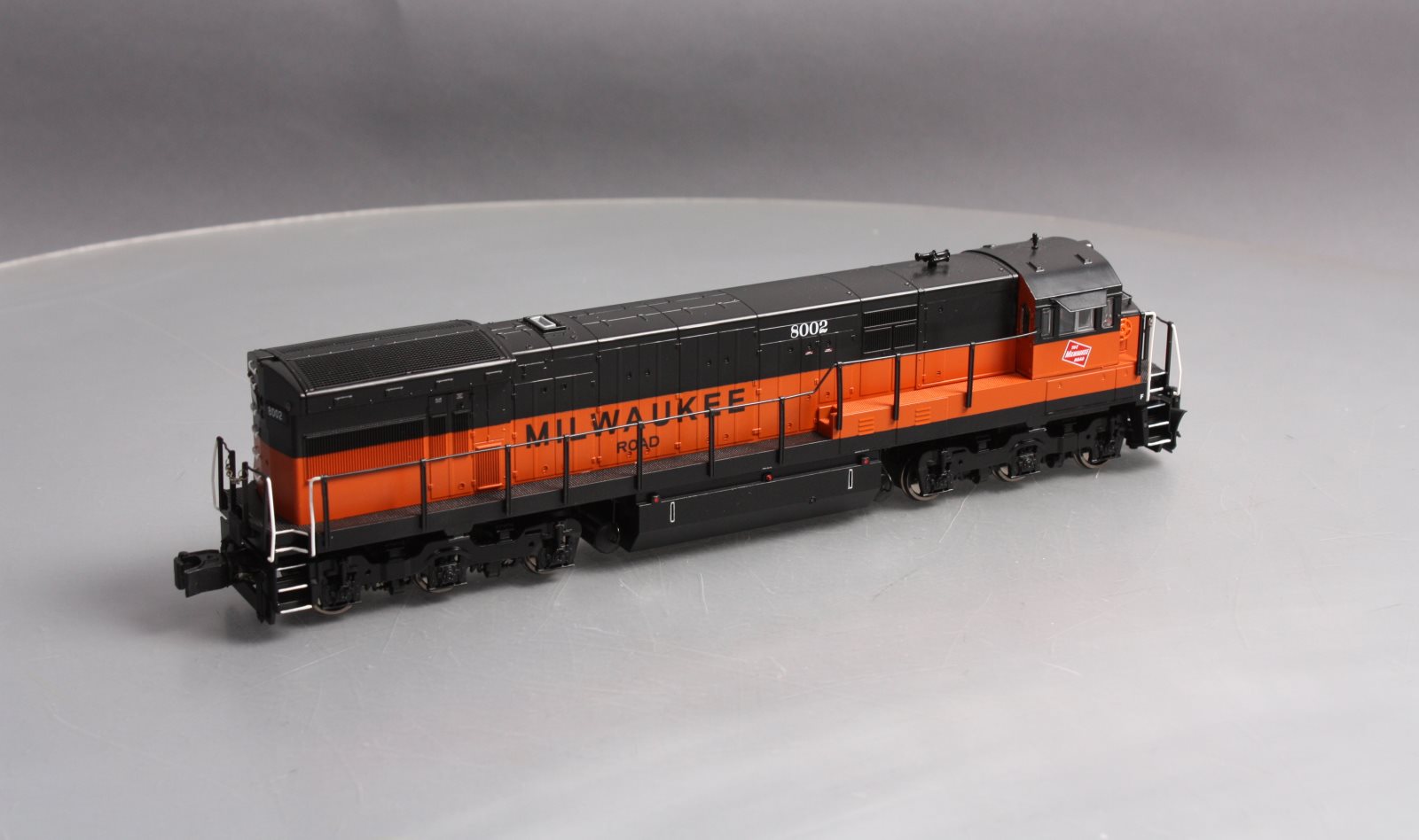 American Flyer 6-48192 S Milwaukee Road Legacy U33C Diesel Locomotive #8002