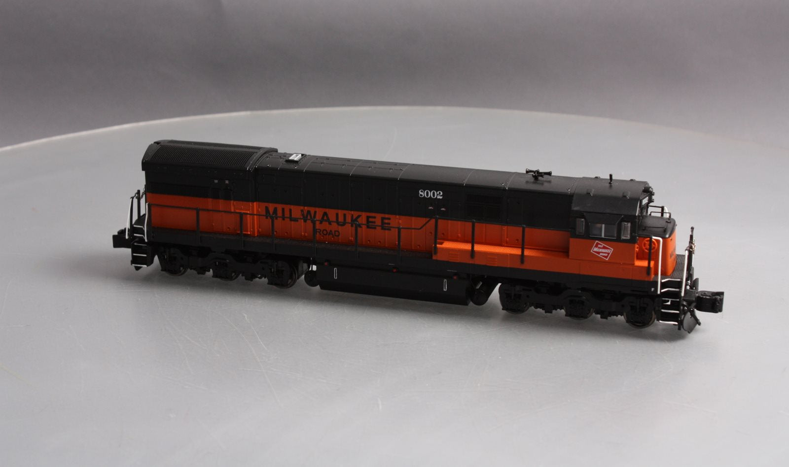 American Flyer 6-48192 S Milwaukee Road Legacy U33C Diesel Locomotive #8002