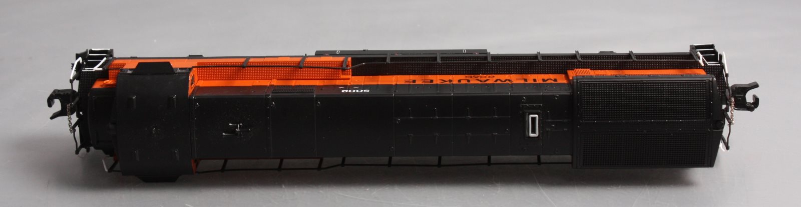 American Flyer 6-48192 S Milwaukee Road Legacy U33C Diesel Locomotive #8002