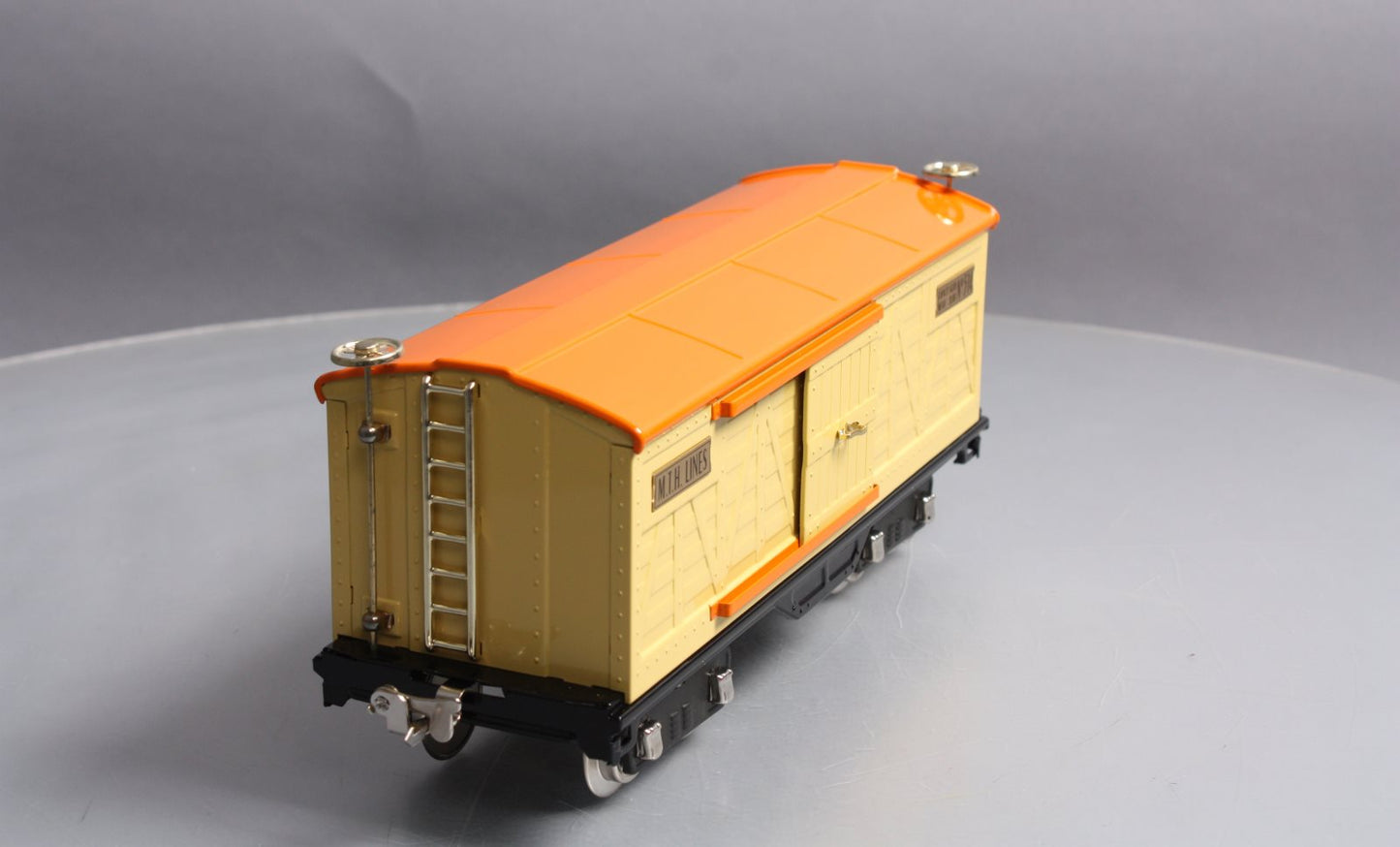 MTH 10-1086 Std. Gauge 500 Series Cream Boxcar #514 with Brass Trim