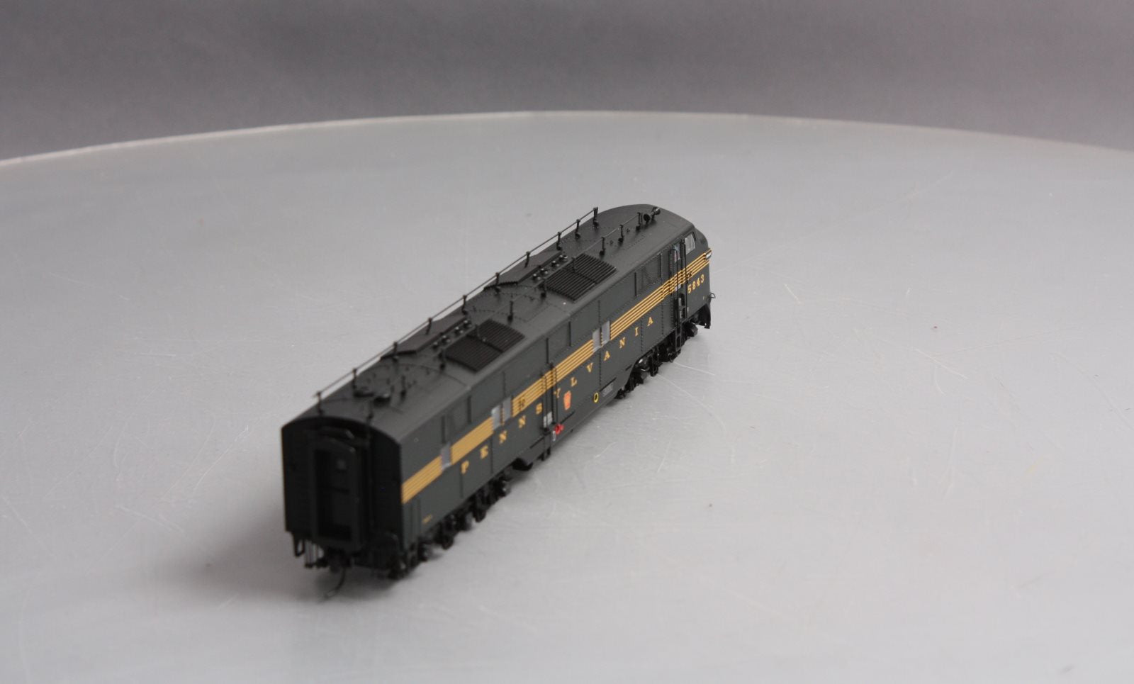 Walthers 920-41000 HO Pennsylvania EMD E7A Tsunami Sound & DCC Green Buff #5843