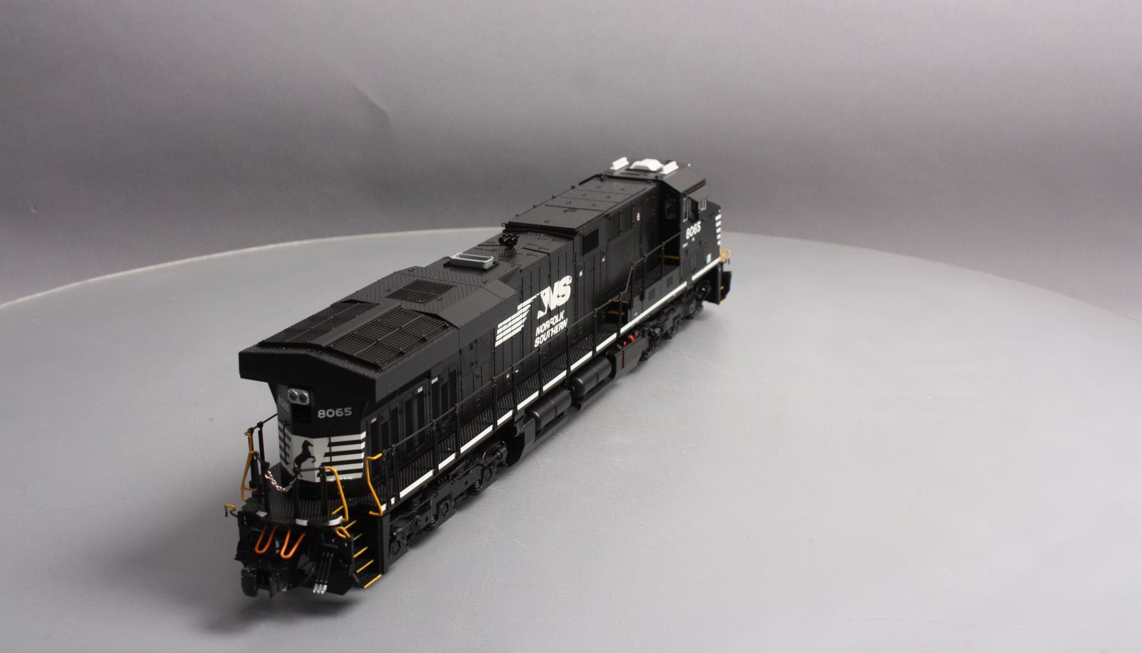 Lionel 6-82210 O Gauge BTO Norfolk Southern ES44AC Diesel Engine