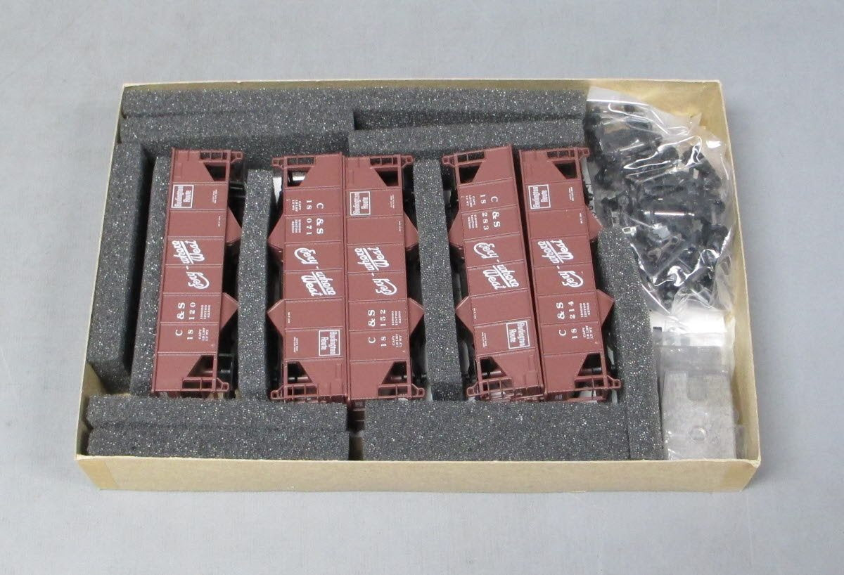 Athearn 05647 HO CB&Q 34' Ribbed Hopper With Load (Pack of 5)