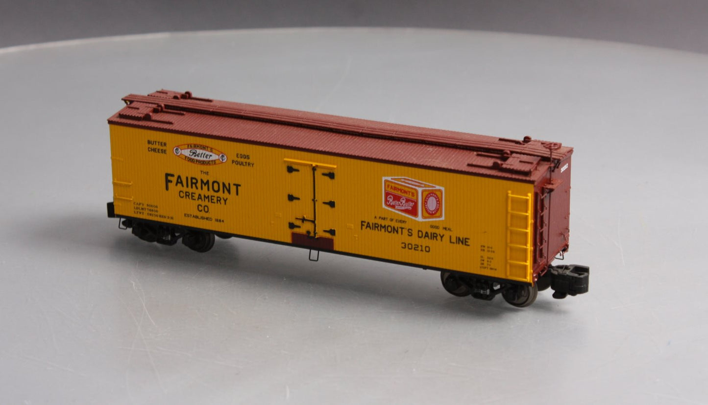 MTH 35-78001 S 40' Woodside Reefer Fairmont Creamery #35-210