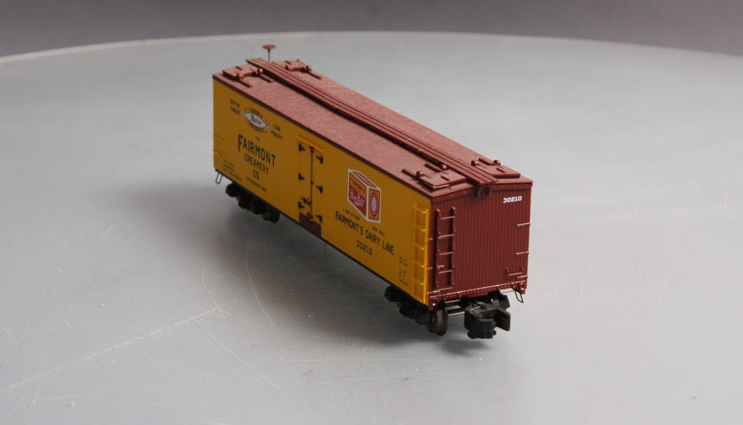 MTH 35-78001 S 40' Woodside Reefer Fairmont Creamery #35-210