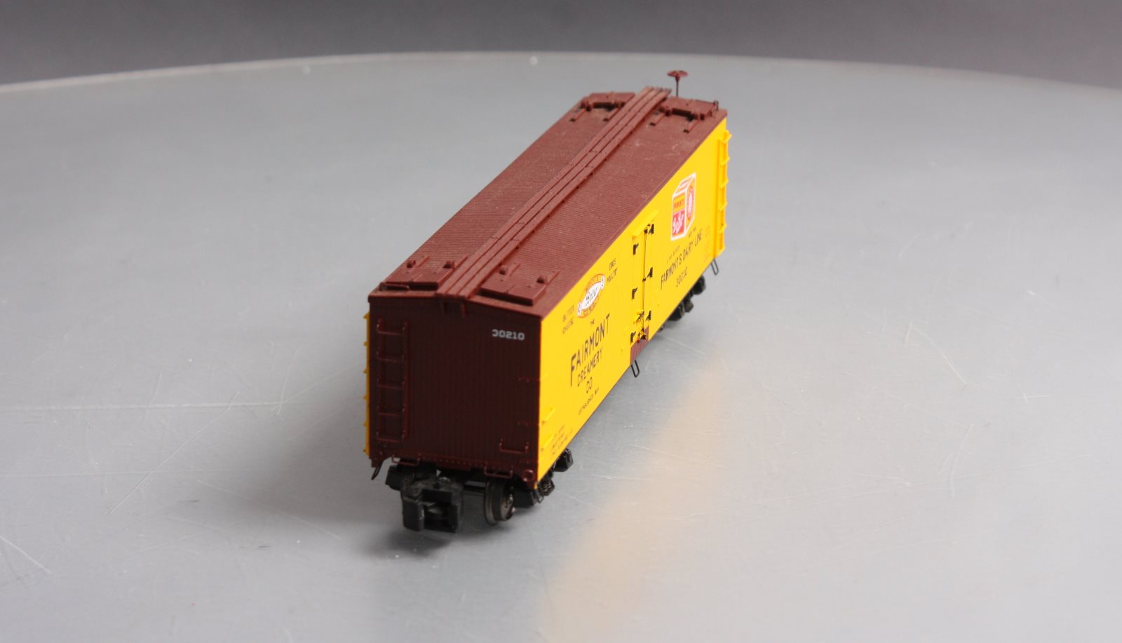MTH 35-78001 S 40' Woodside Reefer Fairmont Creamery #35-210