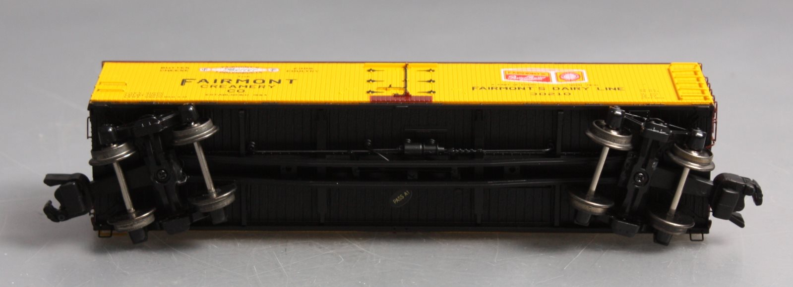 MTH 35-78001 S 40' Woodside Reefer Fairmont Creamery #35-210 LN/Box