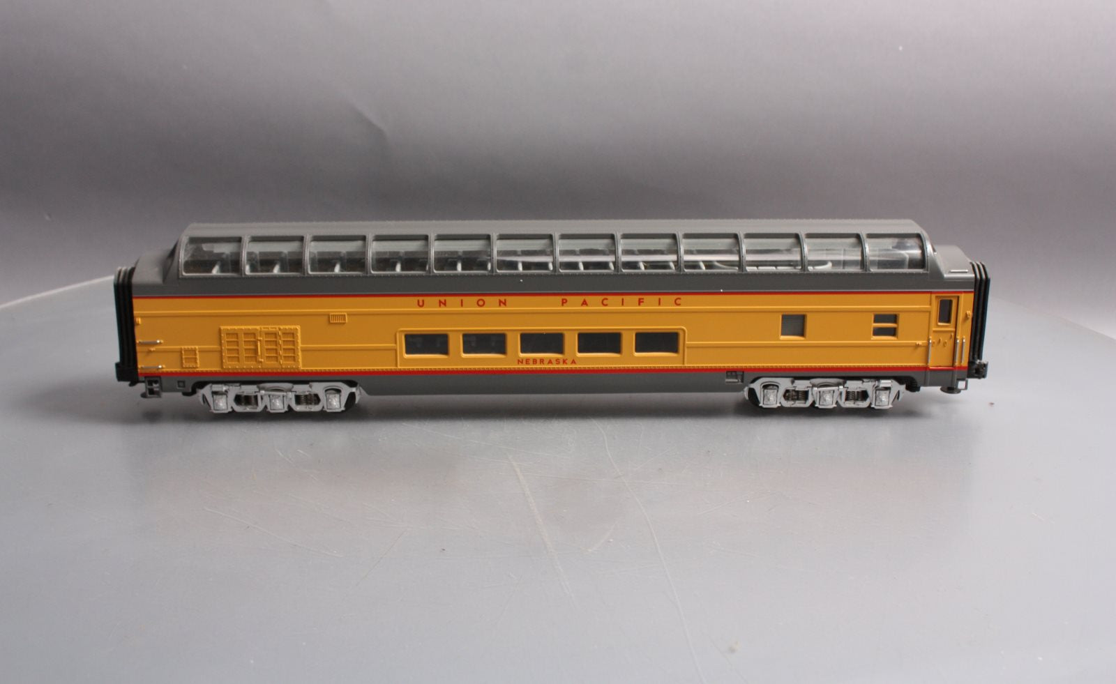 MTH 20-6798 Union Pacific 70' ABS Vista Dome Passenger Car LN/Box