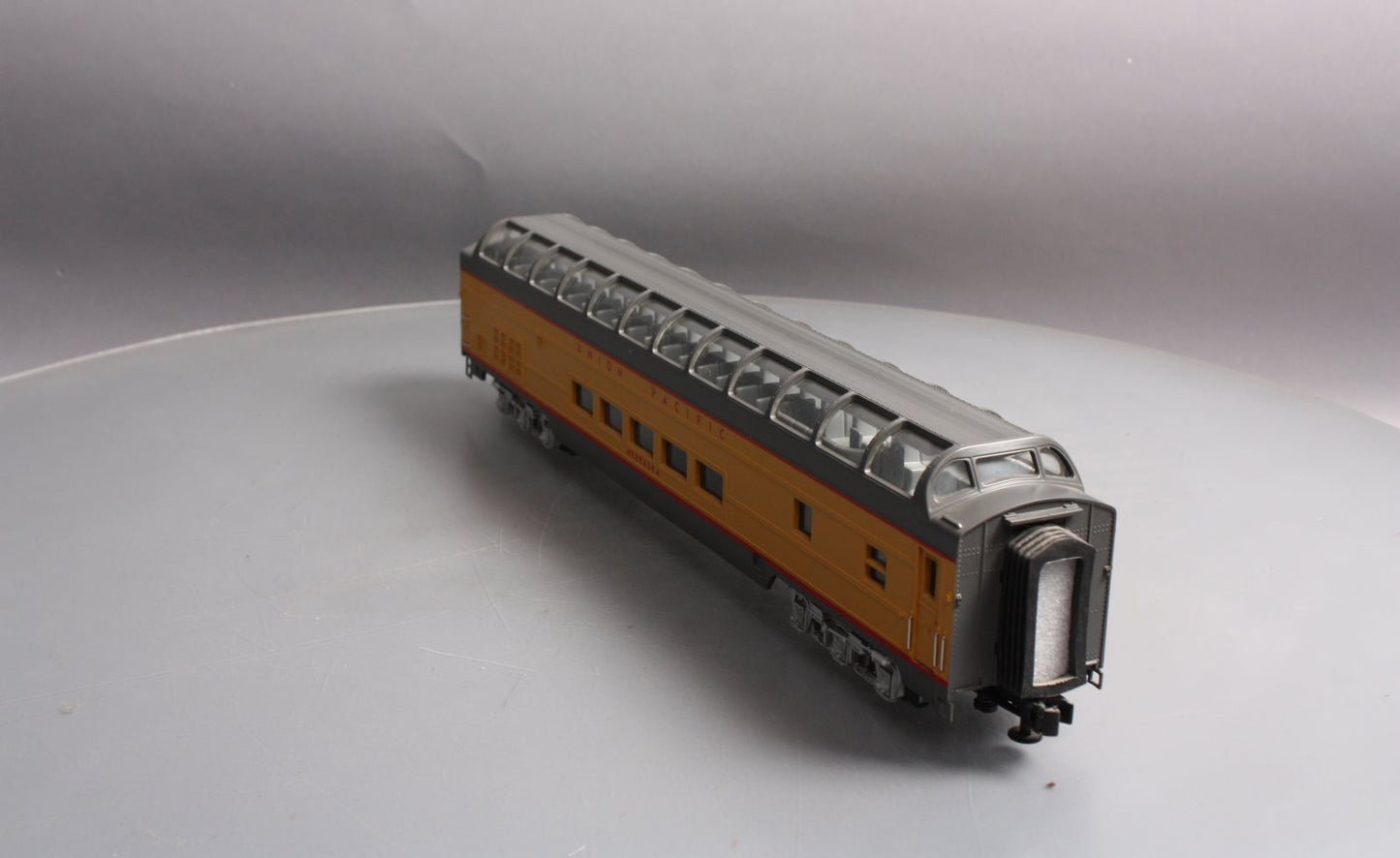 MTH 20-6798 Union Pacific 70' ABS Vista Dome Passenger Car LN/Box