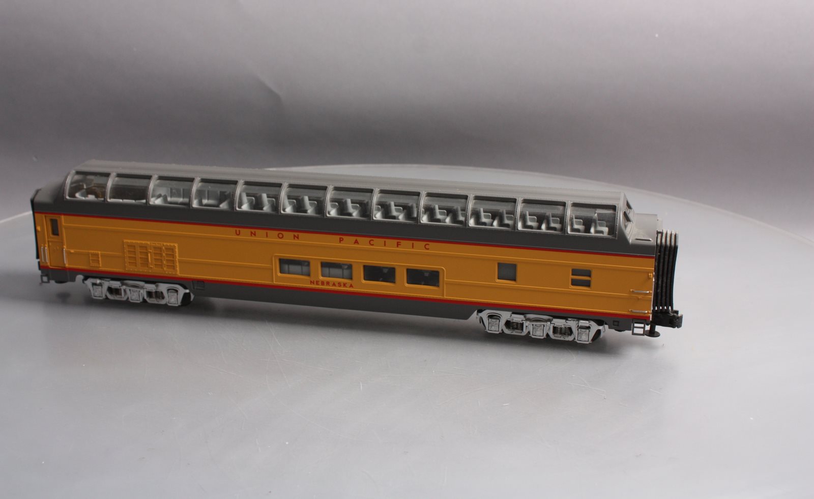 MTH 20-6798 Union Pacific 70' ABS Vista Dome Passenger Car LN/Box