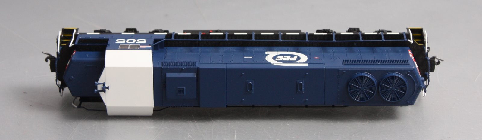 MTH 85-20620 HO Scale FEC GP38-2 Diesel Locomotive #505 DCC Ready