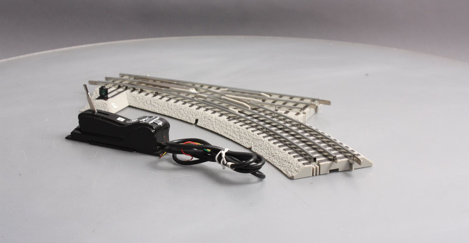 Lionel 6-12046 O Gauge O36 Right Hand Remote-Control FasTrack Switch/Turnout LN/Box