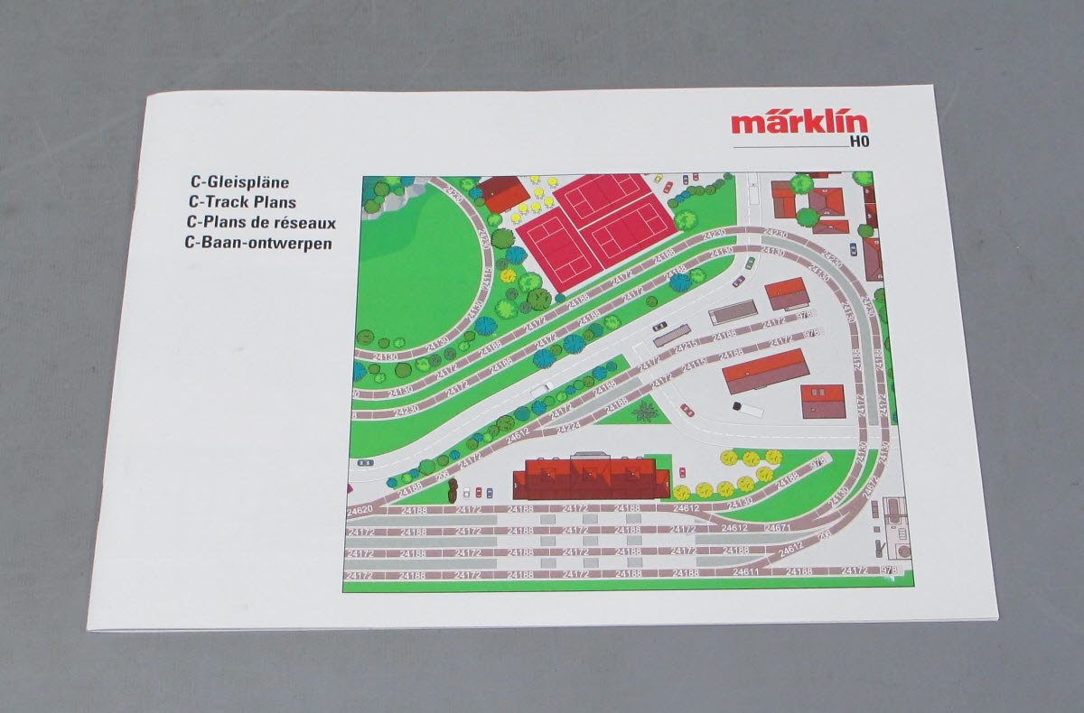 Marklin 29000 HO Scale 110 Volt Digital Command Station, Power Pack & Track Set