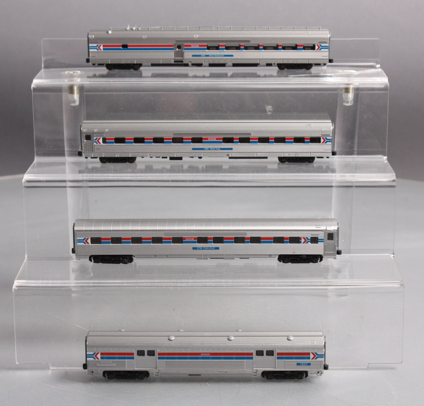Kato 106-3522 N Scale Amtrak Phase I 4-Car Passenger Set EX/Box