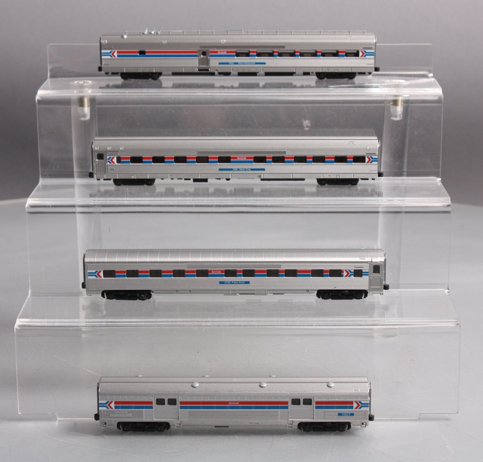 Kato 106-3522 N Scale Amtrak Phase I 4-Car Passenger Set EX/Box