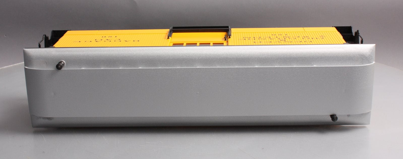 LGB 3084 G Scale D&RG Yellow & Silver Baggage Car #126 LN/Box