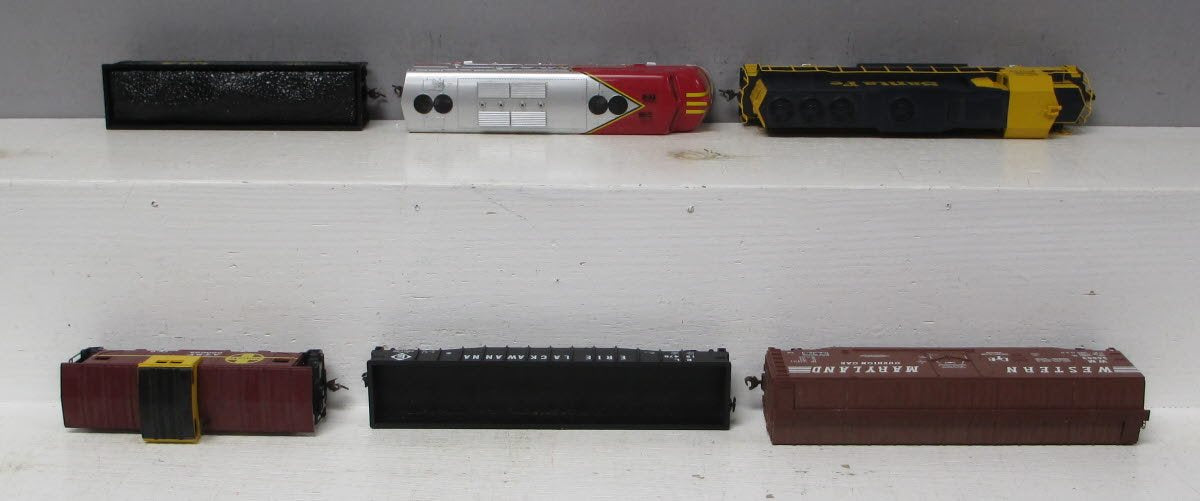 Bachmann 00501 Santa Fe Digital Commander HO Gauge Diesel Starter Train Set