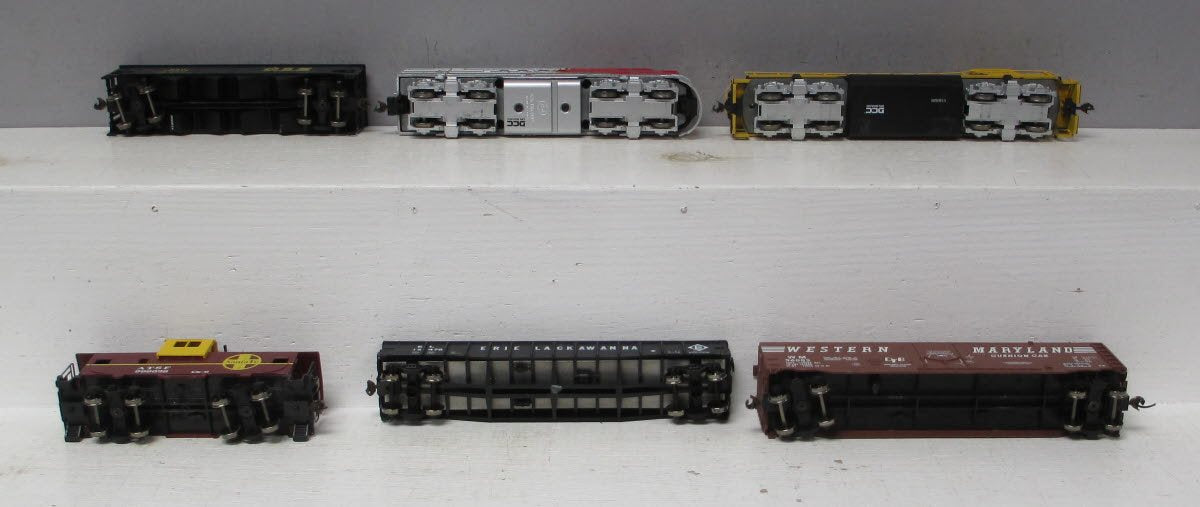 Bachmann 00501 Santa Fe Digital Commander HO Gauge Diesel Starter Train Set