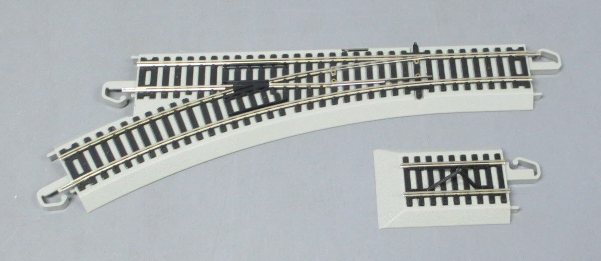 Bachmann 00501 Santa Fe Digital Commander HO Gauge Diesel Starter Train Set