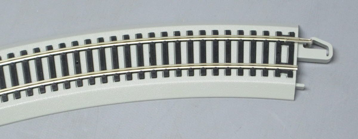 Bachmann 00501 Santa Fe Digital Commander HO Gauge Diesel Starter Train Set
