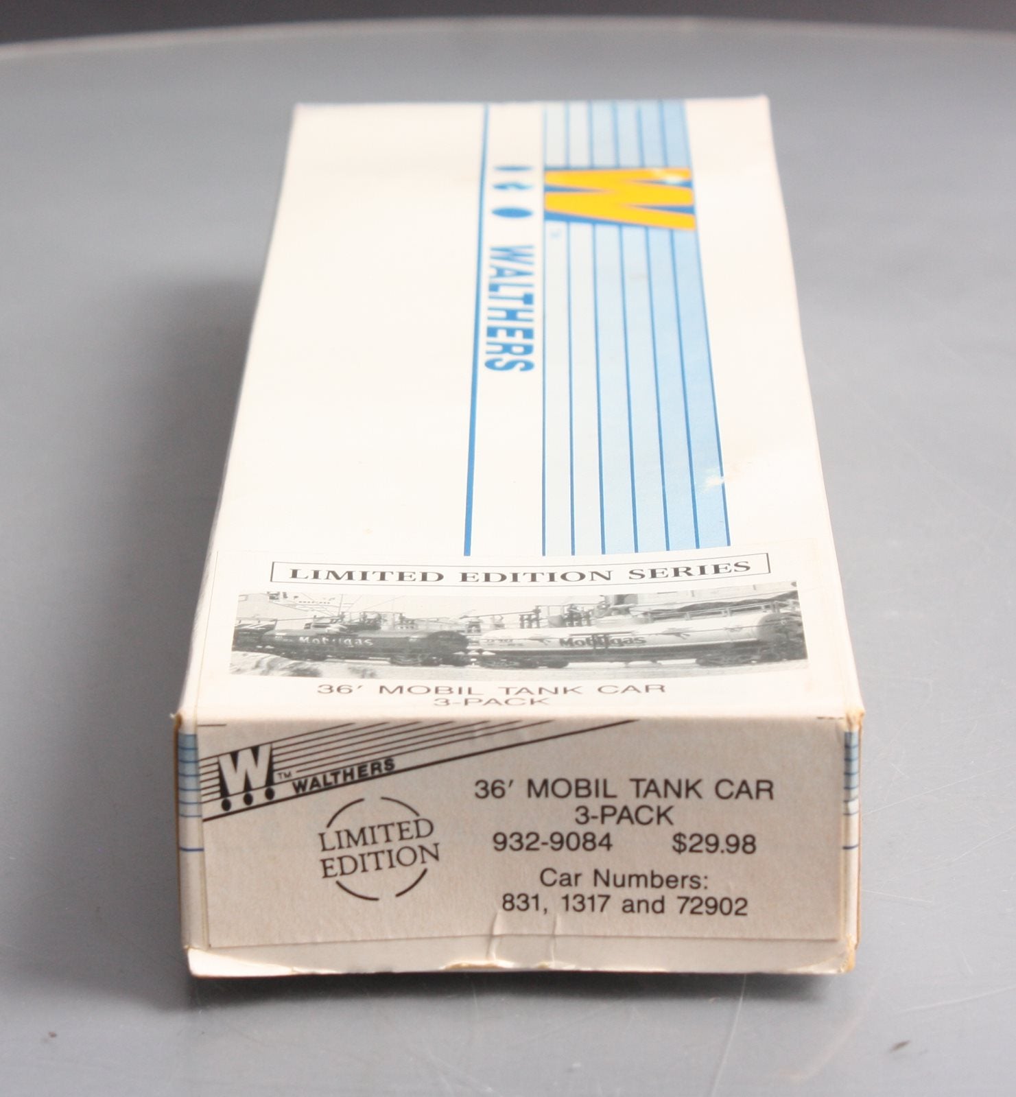 Walthers 932-9084 HO Limited Edition Series 36'' Mobil Tank Car Kit (Pack of 3)