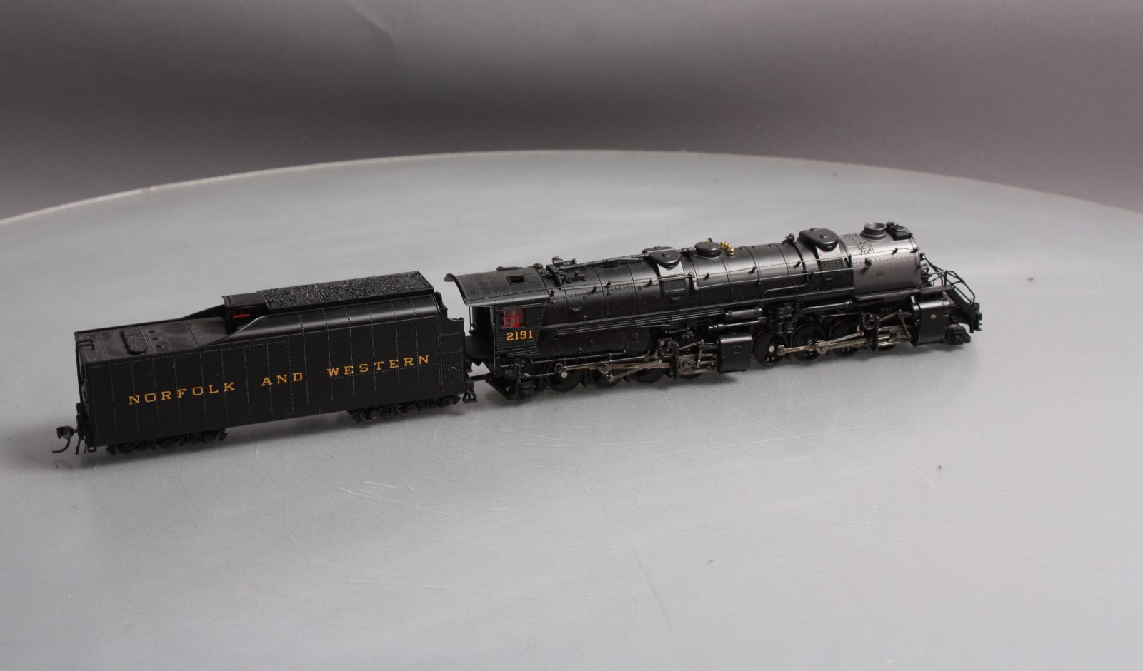 Broadway Limited 2100 HO Norfolk & Western Y6b 2-8-8-2 221 Tender #2191