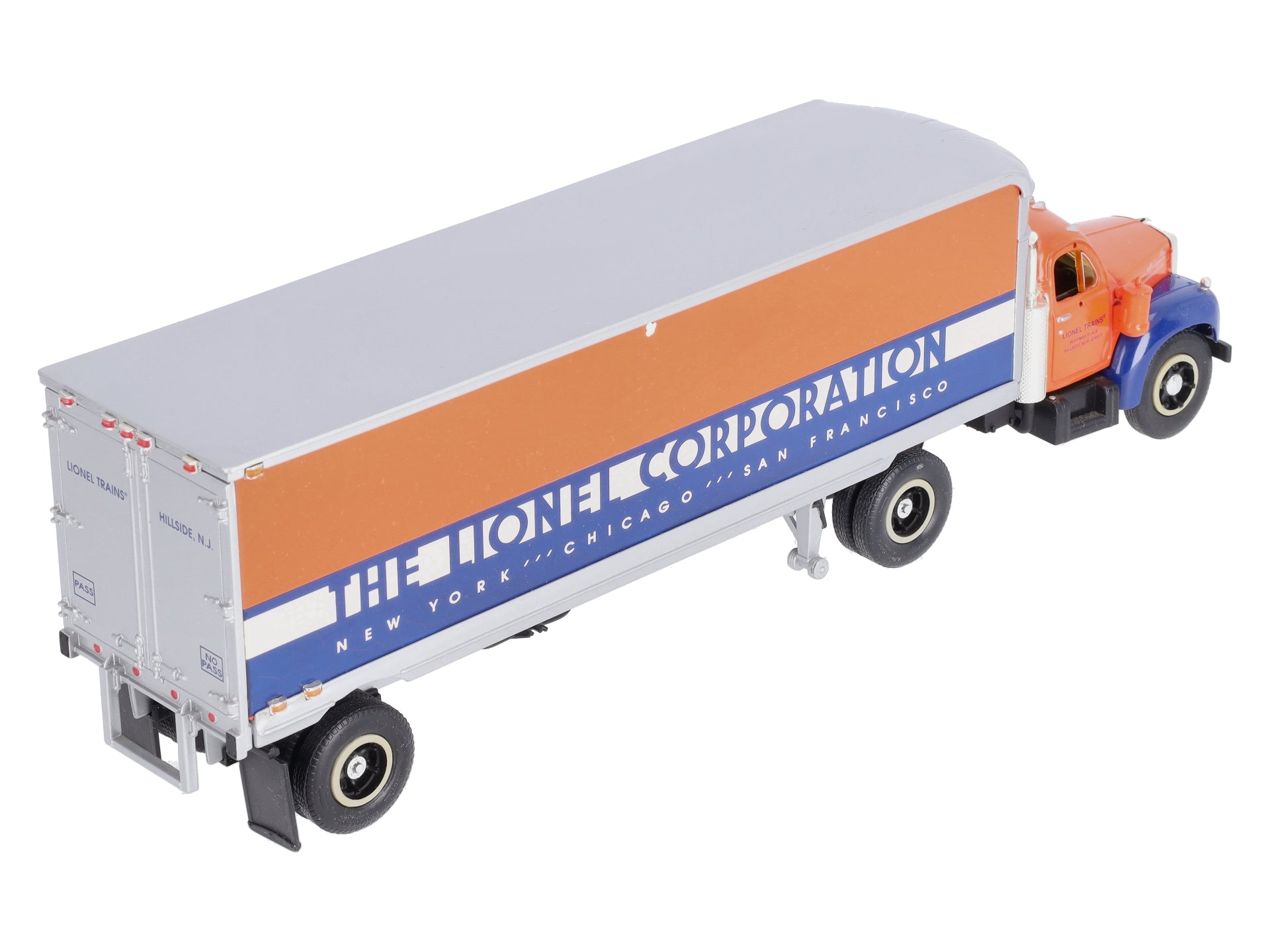 First Gear 19-0116 1:34 Scale Die-Cast 1960 Mack Model B-61 Truck & Trailer