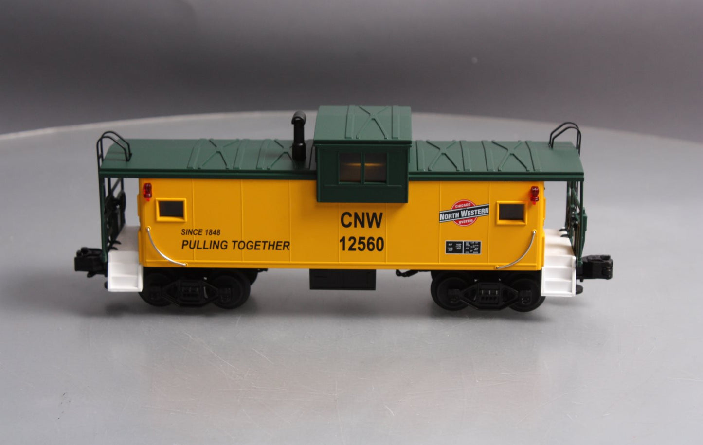 MTH 20-91011 O Gauge Chicago and Northwestern Extended Vision Caboose #12560 LN/Box