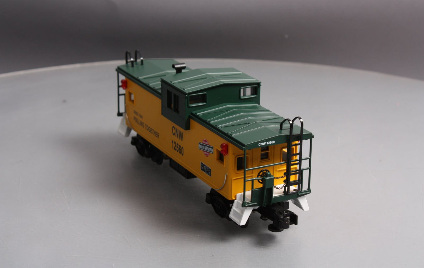 MTH 20-91011 O Gauge Chicago and Northwestern Extended Vision Caboose #12560 LN/Box