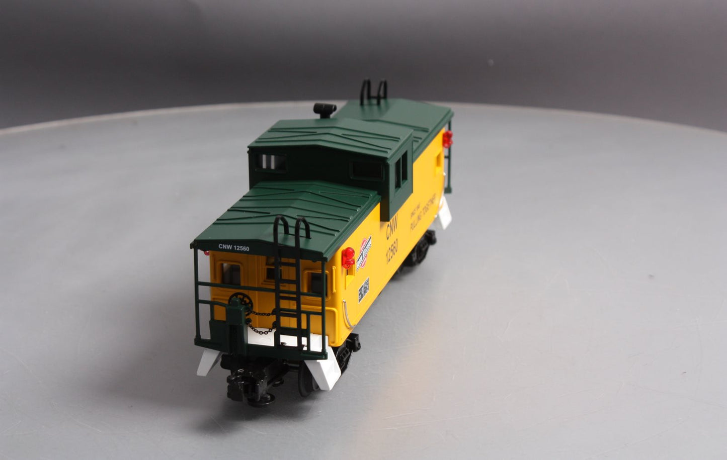 MTH 20-91011 O Gauge Chicago and Northwestern Extended Vision Caboose #12560 LN/Box