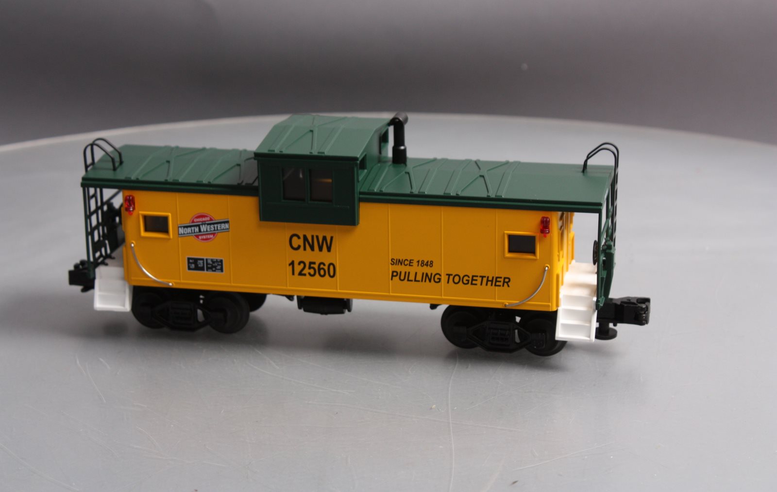 MTH 20-91011 O Gauge Chicago and Northwestern Extended Vision Caboose #12560 LN/Box
