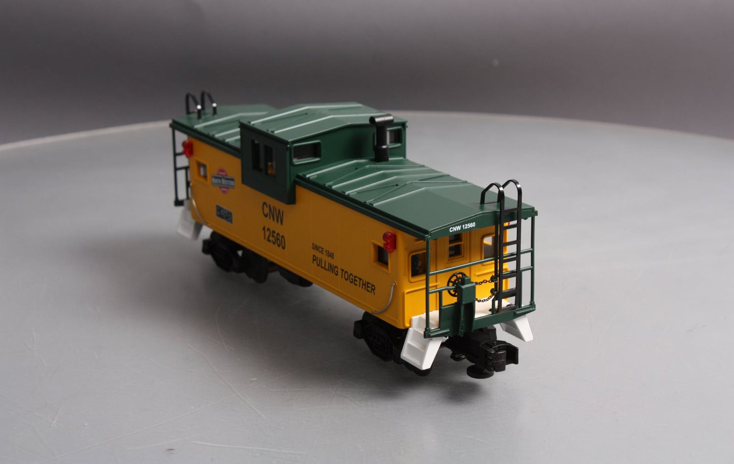 MTH 20-91011 O Gauge Chicago and Northwestern Extended Vision Caboose #12560 LN/Box