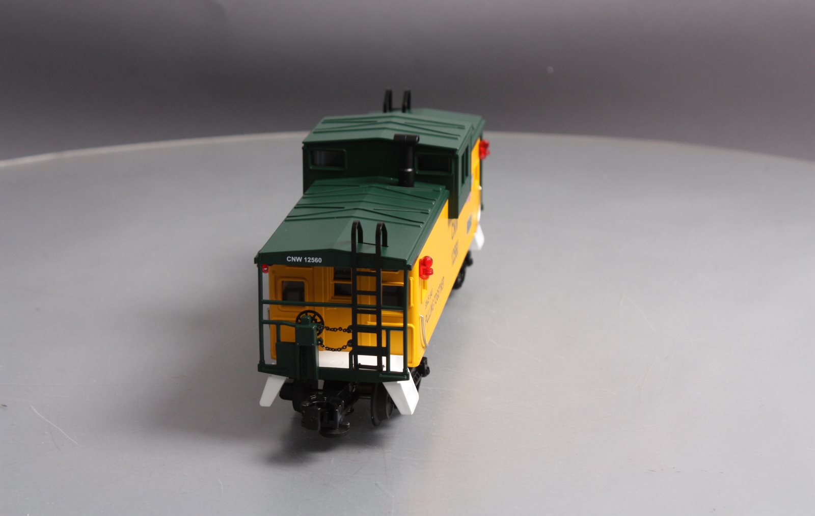 MTH 20-91011 O Gauge Chicago and Northwestern Extended Vision Caboose #12560 LN/Box