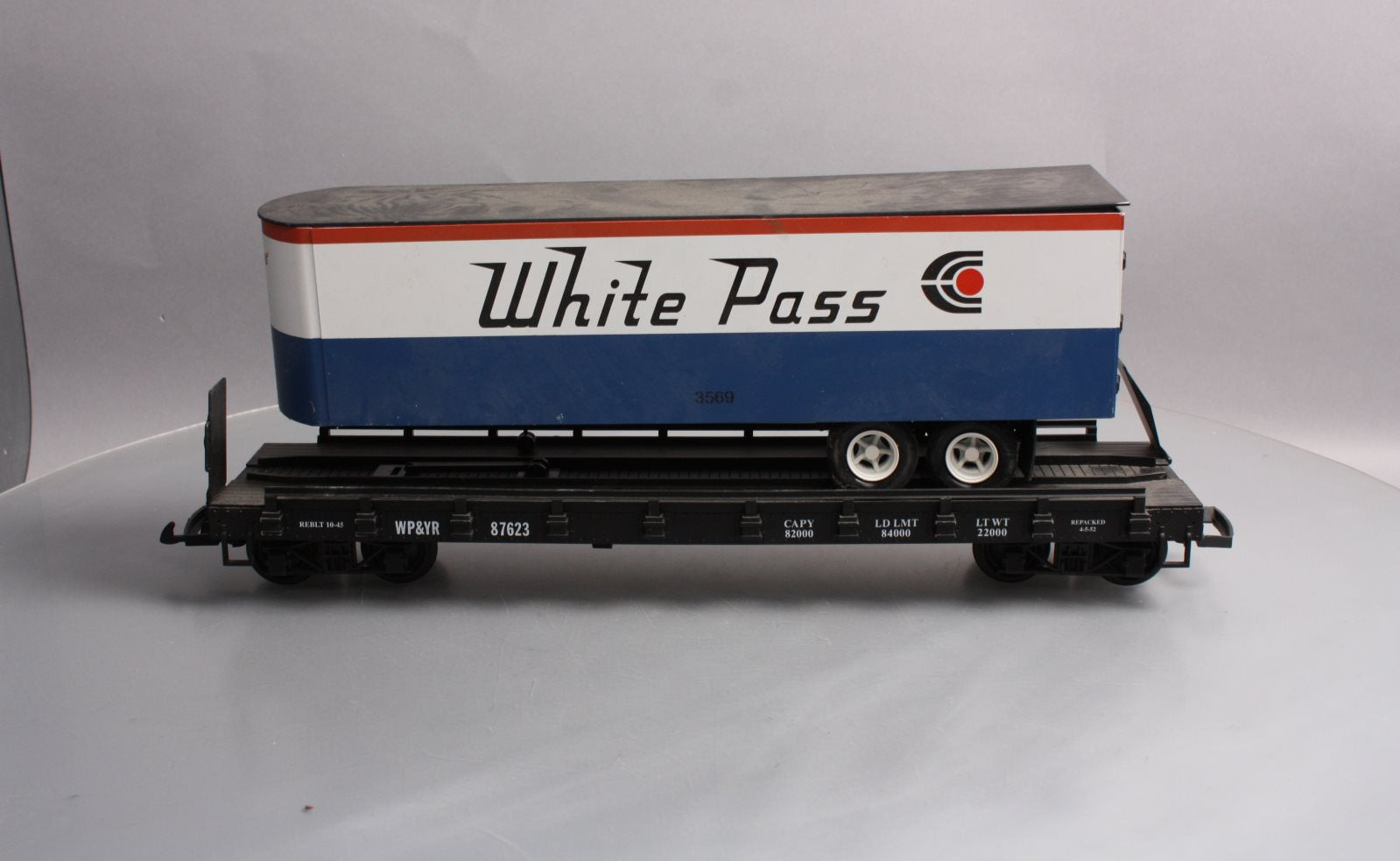 USA Trains R17020 G White Pass and Yukon Piggy Back Flat Car