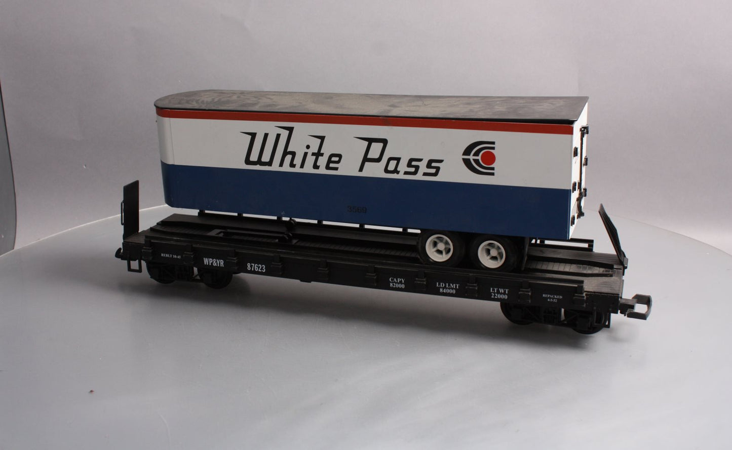 USA Trains R17020 G White Pass and Yukon Piggy Back Flat Car