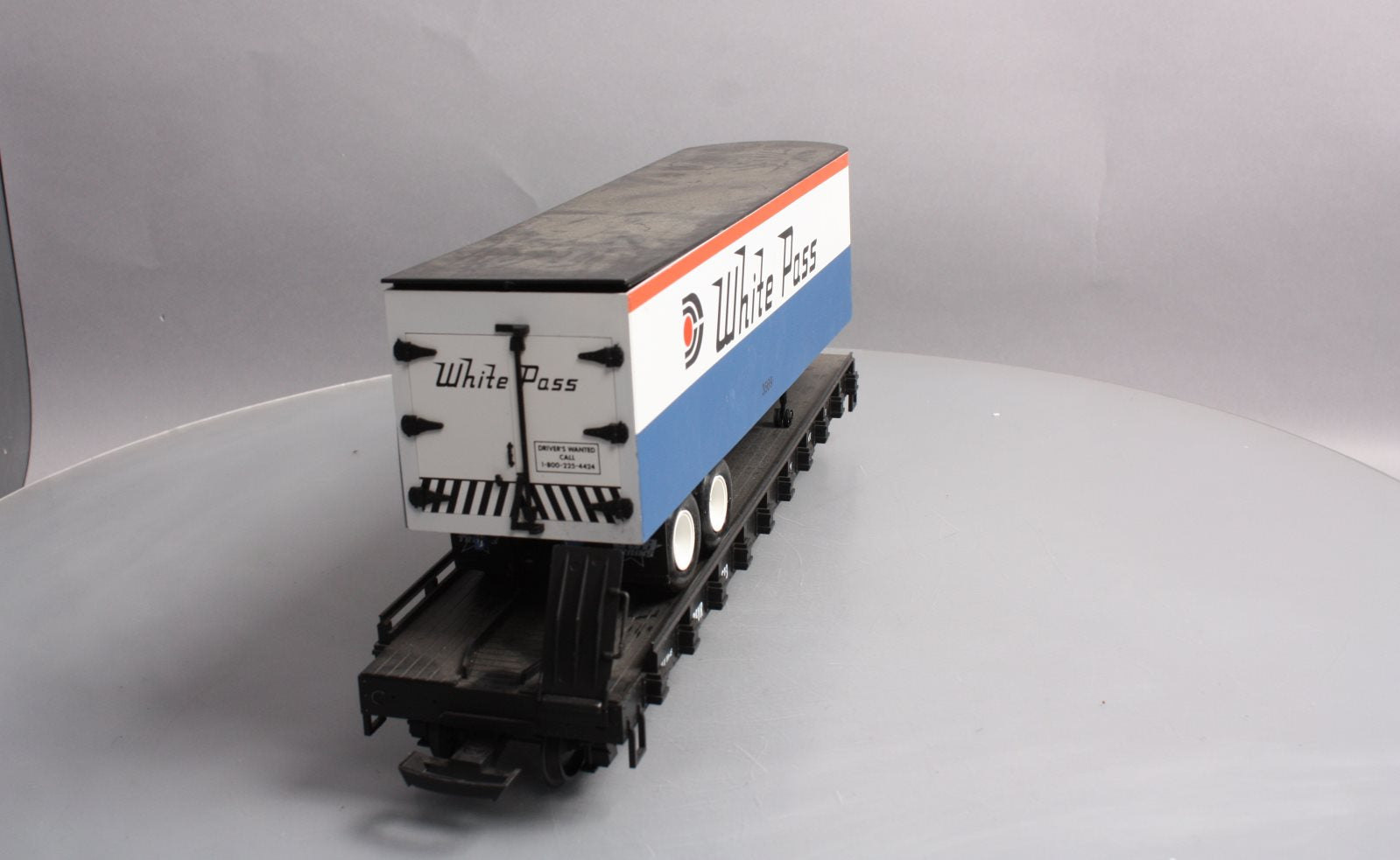 USA Trains R17020 G White Pass and Yukon Piggy Back Flat Car